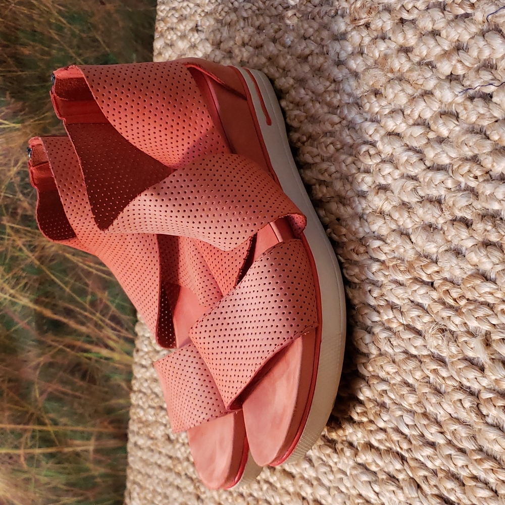 Red Orange Eileen Fisher Sandals Size 9.5